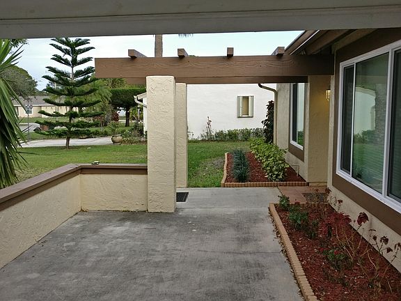 2nd image of 1962 SE Burgundy Lane