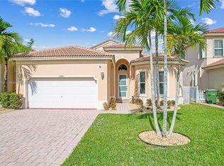3749 NE 19th St, Homestead, FL 33033