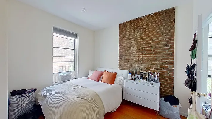 Rented by TOUR LLC | media 10