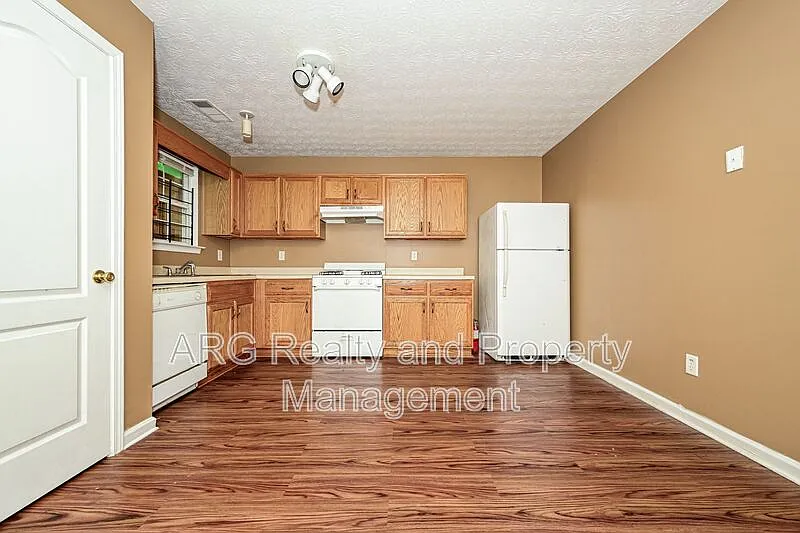 3 bed, 3.0 bath, 1188 sqft, $1,475 — Photo 4