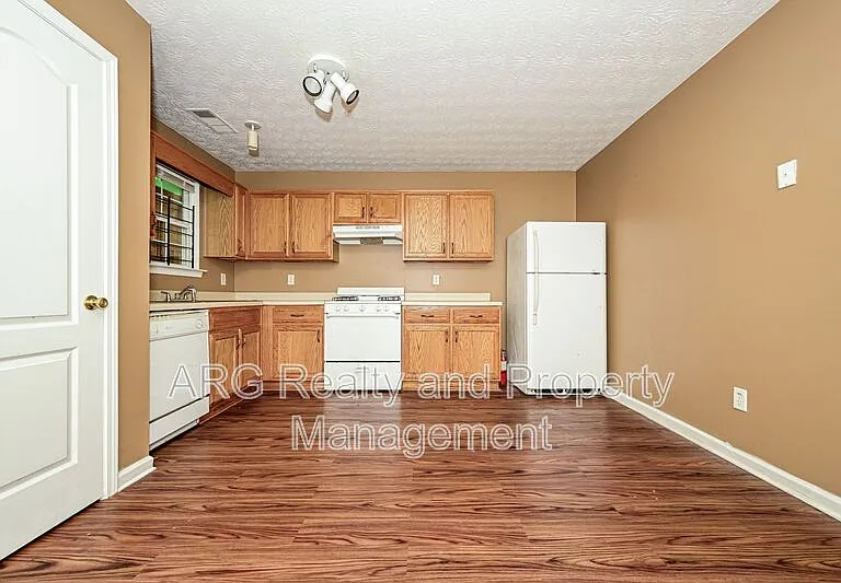 2956 Fields Dr — Photo 4