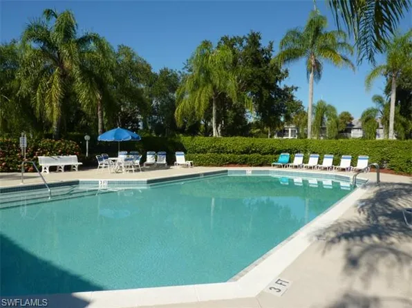 8228 Twelve Oaks Cir APT 322, Naples, FL 34113