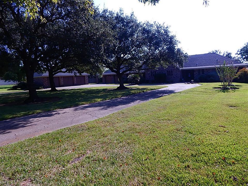 Large circle driveway