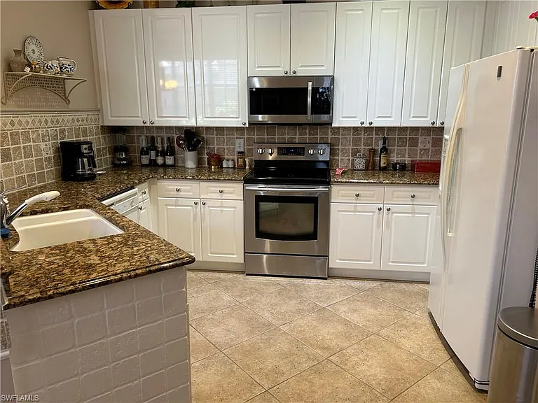 25259 Galashields Cir — Photo 9