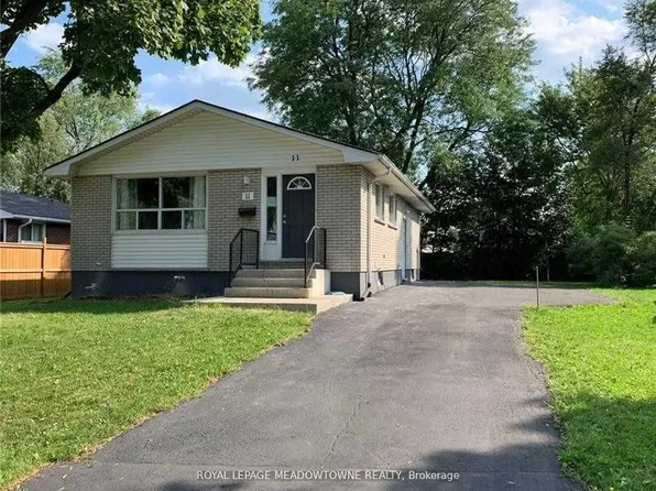 11 Michael Ave, Hamilton, ON L8T 2Y2