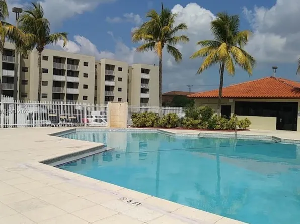 8145 NW 7th St APT 208, Miami, FL 33126