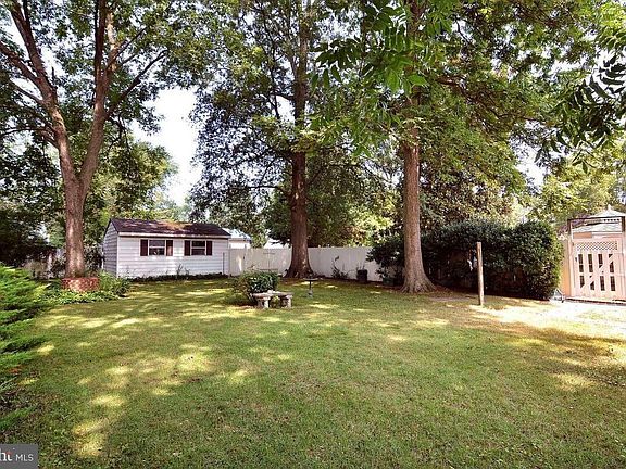 2nd image of 305 Glenburn Ave