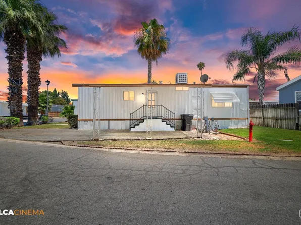 144 Torrey Pine Ln, Bakersfield, CA 93308