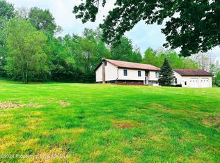 950 Tannery Rd, Lake Ariel, PA 18436