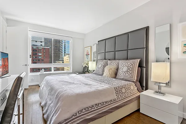 Sold by Compass | media 6