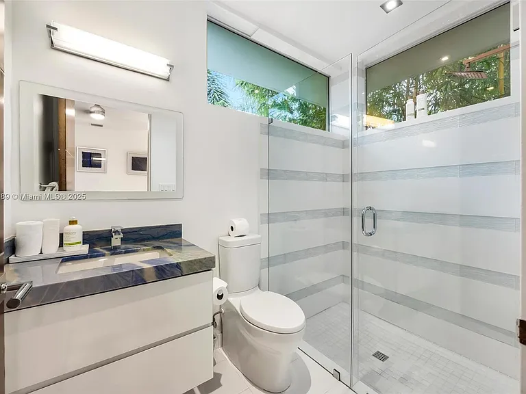 300 Royal Plaza Dr — Photo 47