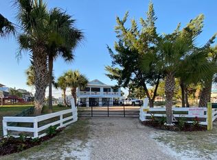 182 Beaty Taff Dr, Crawfordville, FL 32327