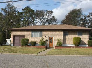 137 Conerty St, Brentwood, NY 11717