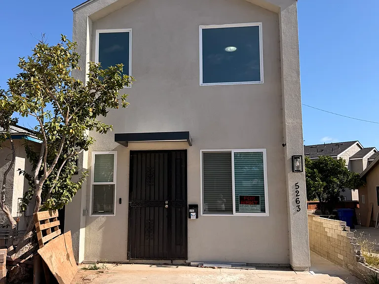 5263 Pirotte Dr — Photo 1