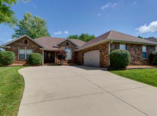 1219 Faye Rd, Nixa, MO 65714