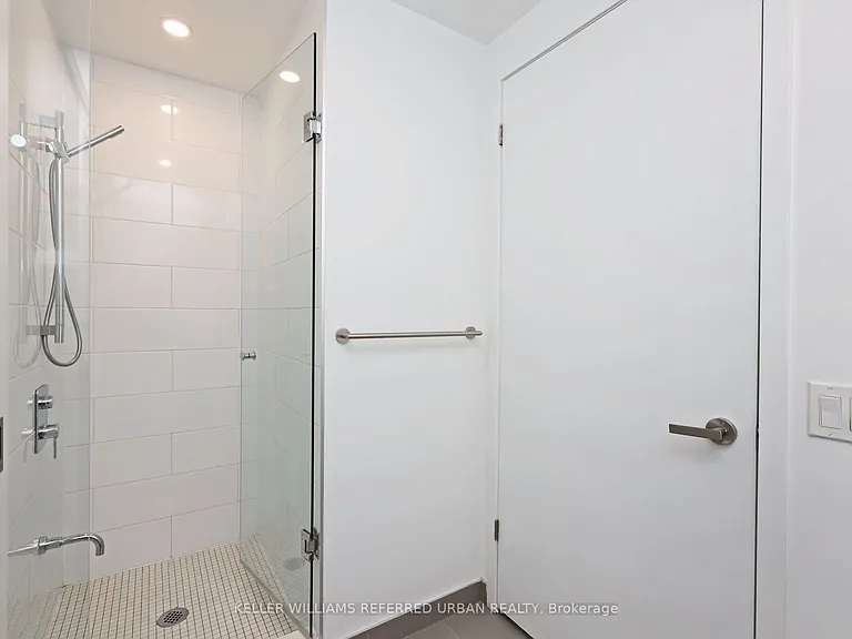 197 Yonge St #3009 — Photo 15