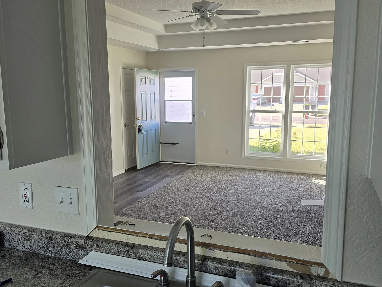 3 bed, 1100 sqft, $1,650 — Photo 3