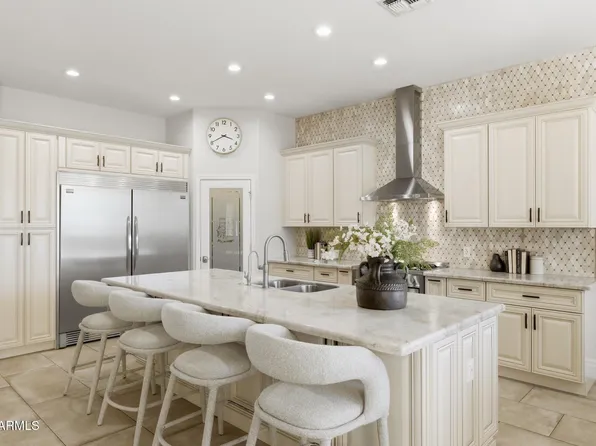 3425 E MOCKINGBIRD Drive, Gilbert, AZ 85234
