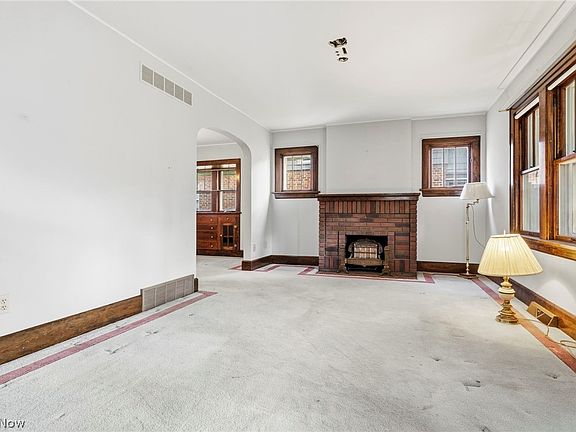5th image of 1616 Greenlawn Ave