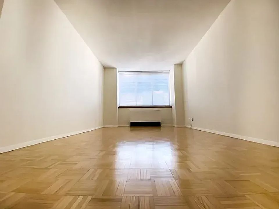 1st image of 250 E 40th St APT 38B