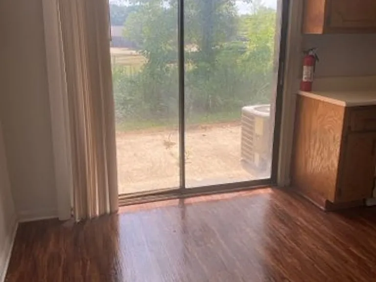 Feemster Lake Apartments — Photo 12