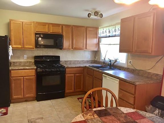 2nd image of 1038 W 59th Pl