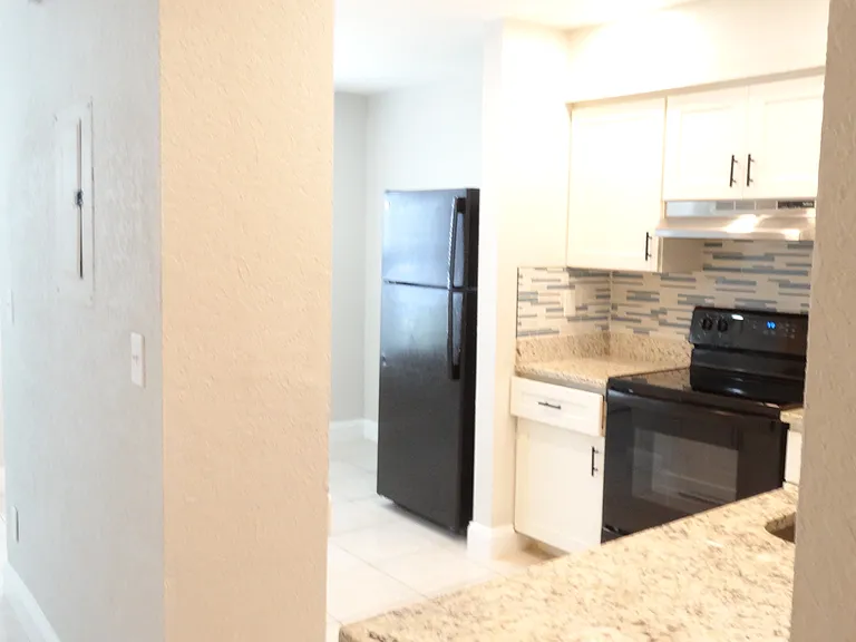 4002 Brigadoon Cir — Photo 9
