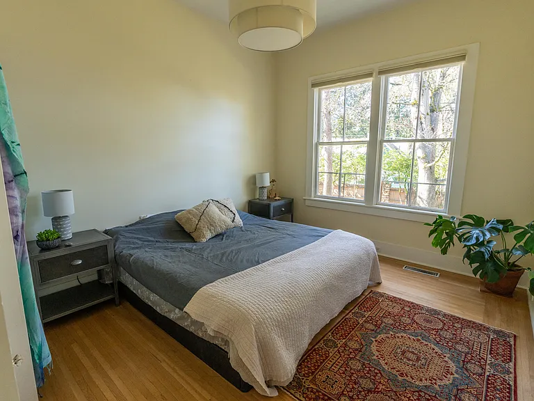 323 Clay St — Photo 22