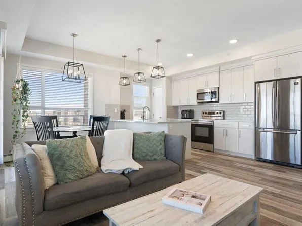 300 N Harvest Hills Pl NE #402, Calgary, AB T3K 2P4