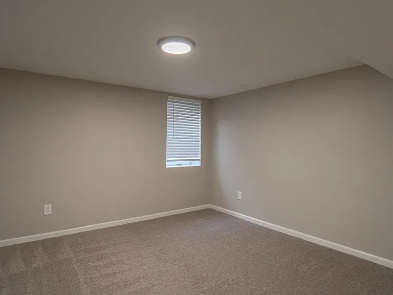 6418 Knoll St N — Photo 13