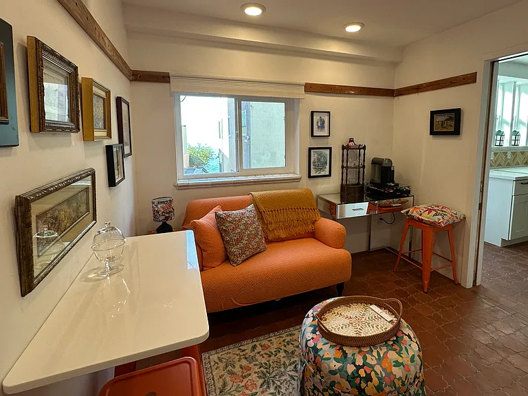 Drop-leaf wall-hung table with view of the surf over a cup of coffee. Nespresso, fresh ground French Press or Italian percolator available. OR 6 barristas within a few bocks: Black Dot, Starbucks. MoonGoat, Jedidiah, Endless Quest, Urth Caffe