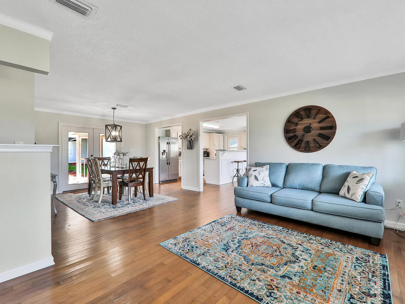 3 bed, 1475 sqft, $1,895 — Photo 2
