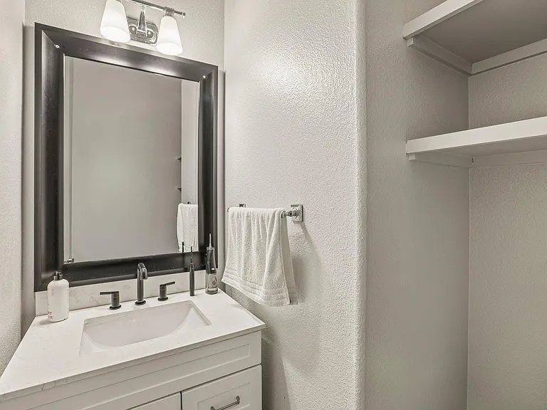 11937 Portobella Dr — Photo 16