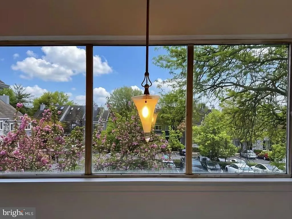 Building Photo - 828 Chanticleer