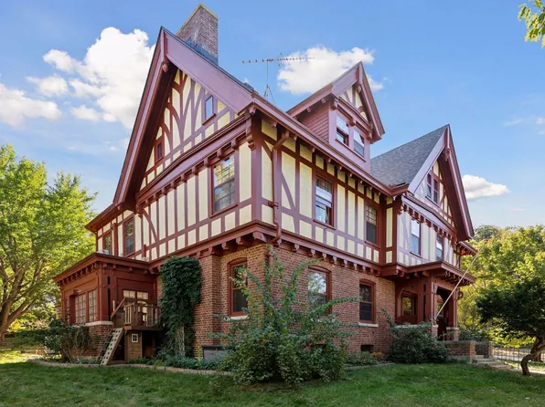 1025 W 4th St, Red Wing, MN 55066