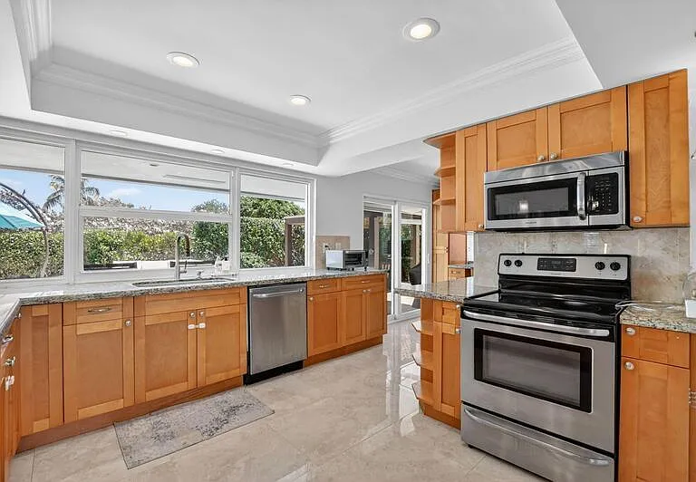 424 SW 7th Way — Photo 20