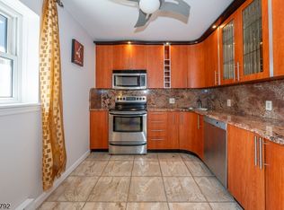 206 Main St APT 60B, Millburn, NJ 07041