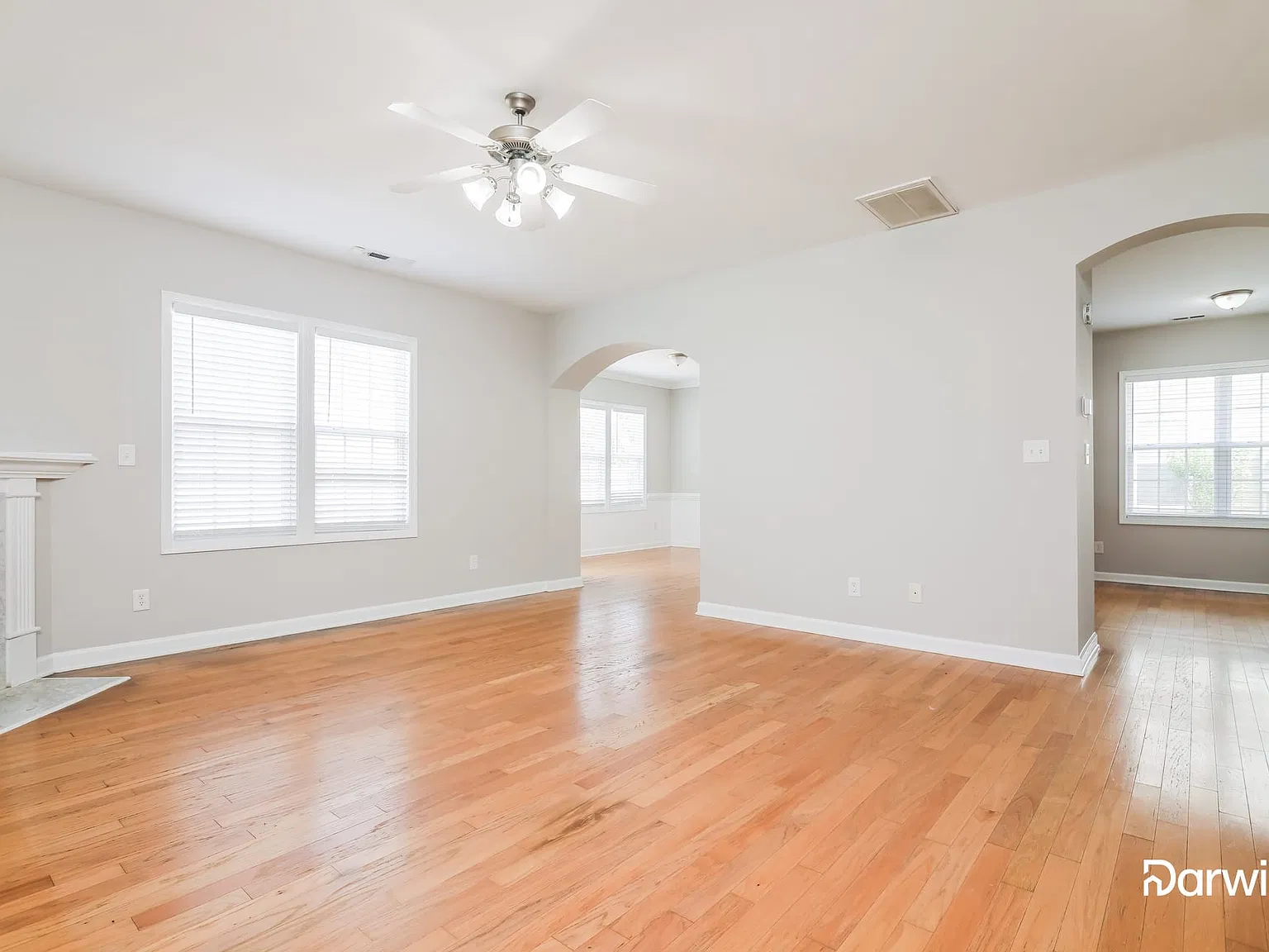 3 bed, 2.5 bath, 2064 sqft, $2,050 — Photo 3