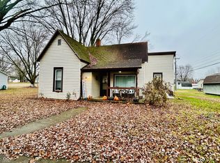 6 S Main St, Roachdale, IN
