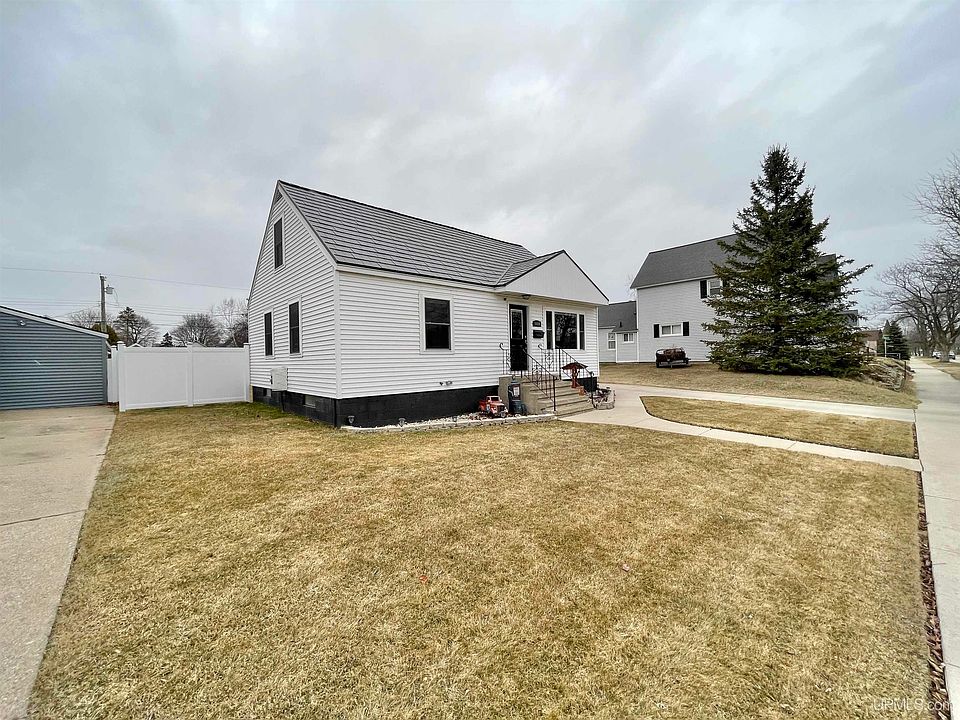 1410 Michigan Ave, Gladstone, MI 49837 Zillow