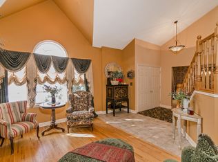 3 Tee View Ct, Manorville, NY 11949