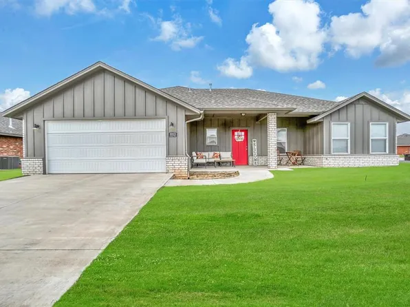 1013 Village Dr, Altus, OK 73521