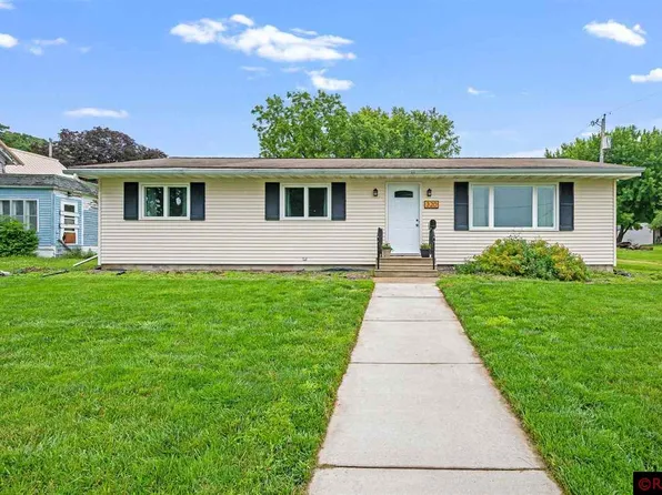 320 N Sailor St, Blue Earth, MN 56013
