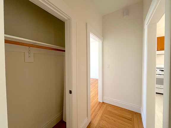 4th image of 1641 Washington St #9