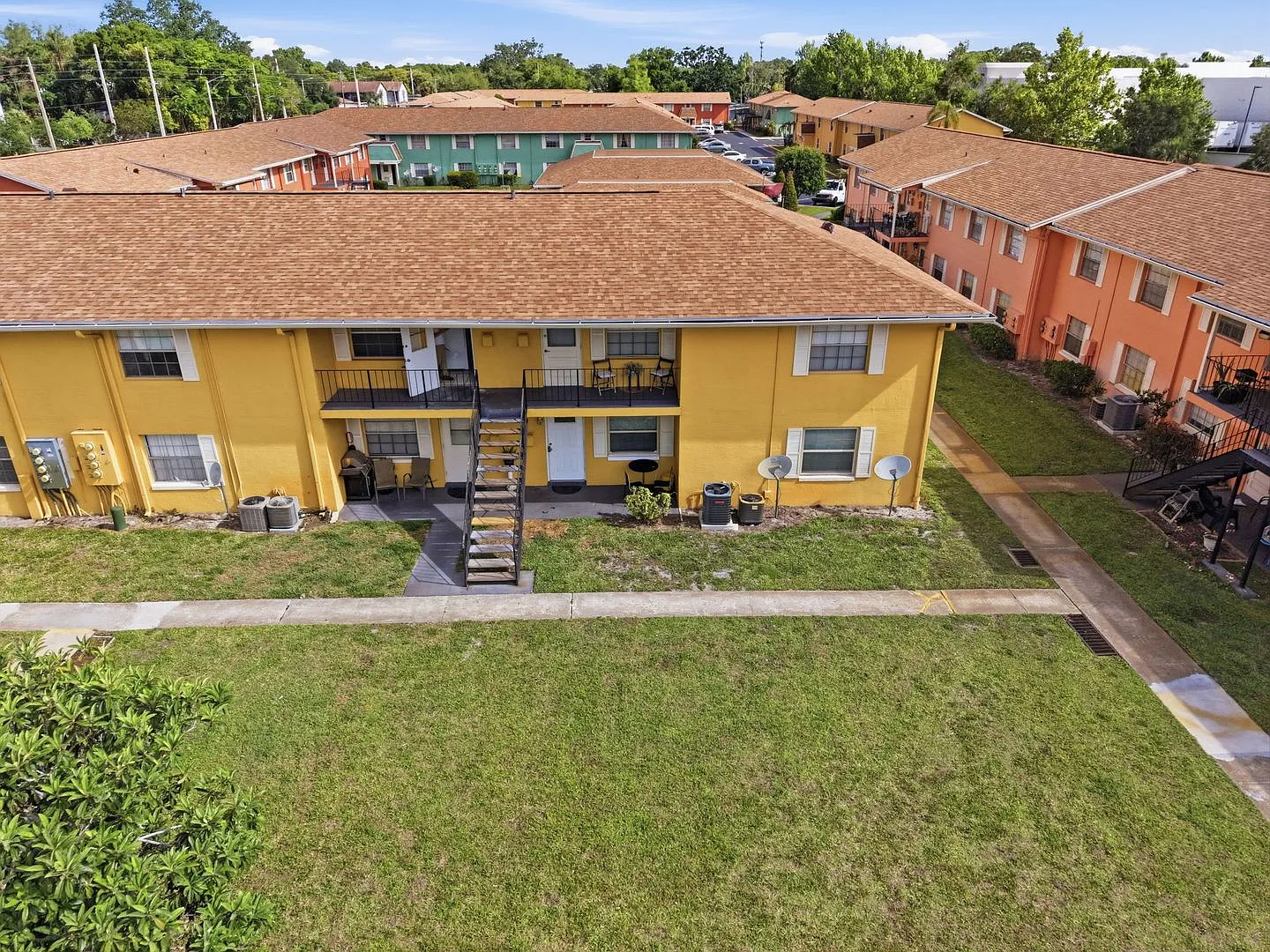 Modern & Spacious 2-Bedroom Apartment in Serene Oakridge Orlando — Photo 3