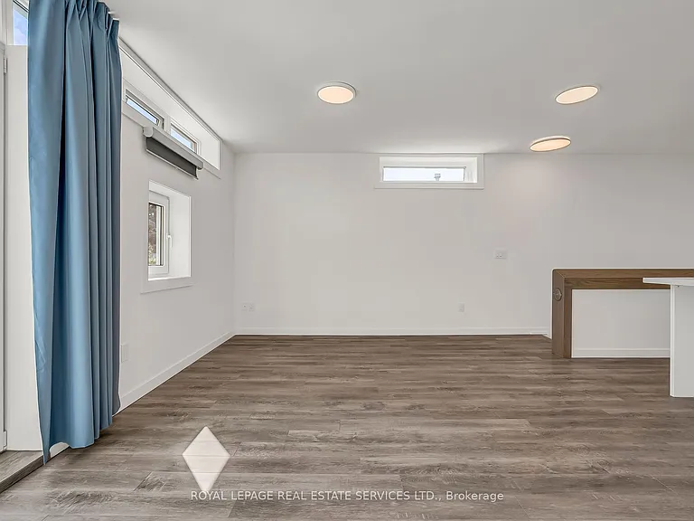 439 Winona Dr #C — Photo 13