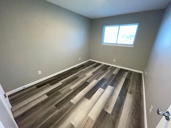 5th image of 1400 Moore Ave #305