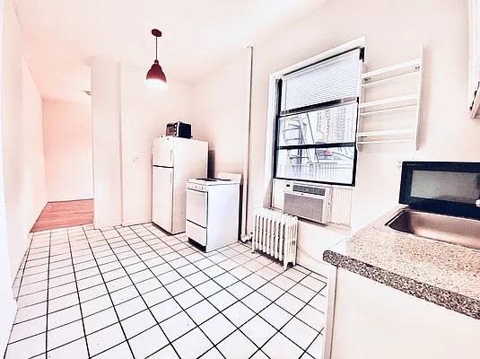 Rented by Avenues Real Estate | media 3