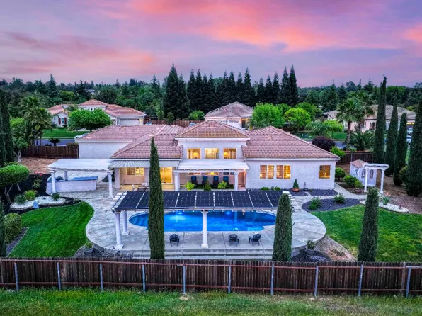 8537 Bridgestone Crescent Rd, Roseville, CA 95747