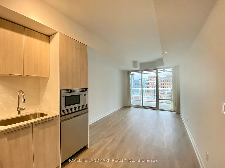 18 Maitland Ter #1006 — Photo 4